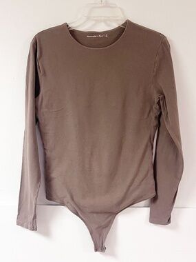 Abercrombie & Fitch Soft Collection Beige Long-Sleeve Bodysuit Snap Closure Sz L
